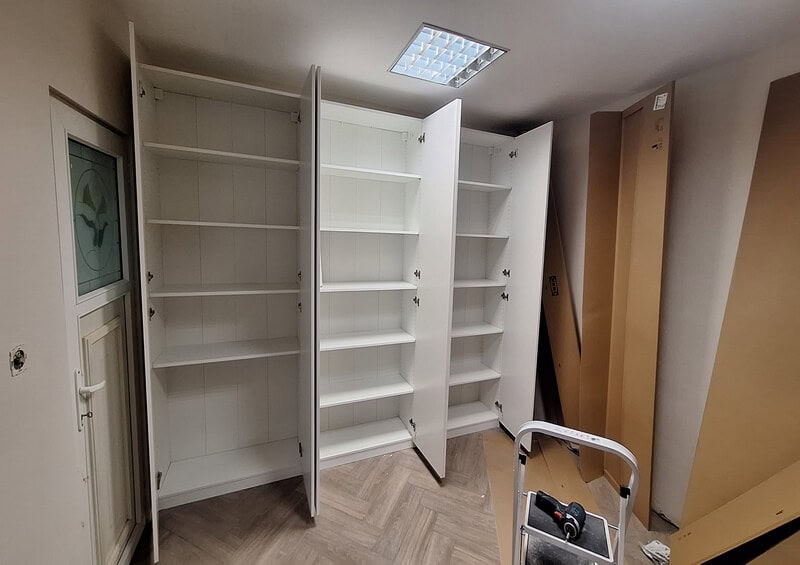 Сглобяване на гардероб